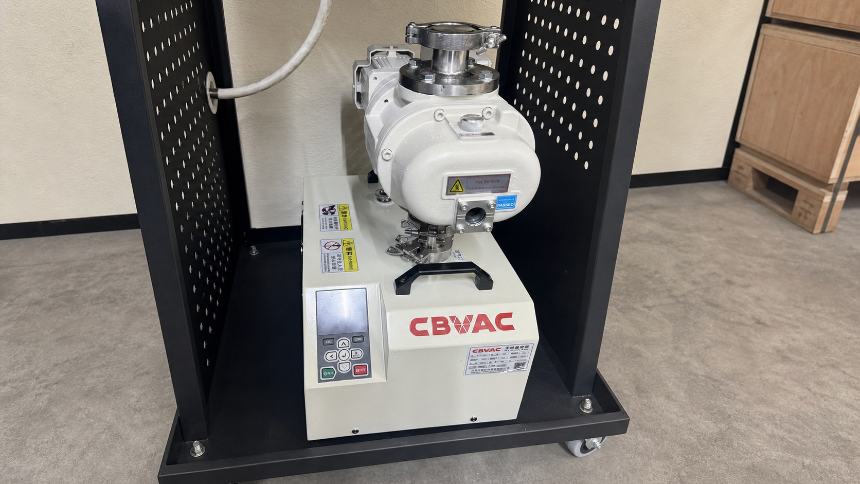 Форвакуумная ступень CBVAC SSH20 на мобильной раме стенда LeakLab SHH-MBS